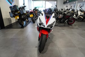 Honda CBR1000RR FIREBLADE