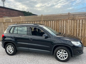 Used Volkswagen TIGUAN TIGUAN 2.0 TDI S 4WD EURO 5 5DR for sale in Chesterfield | Image 3