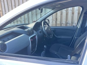 Used Dacia DUSTER DUSTER 1.6 ACCESS 4WD EURO 5 5DR for sale in Chesterfield | Image 2