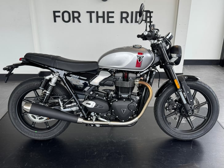 Triumph SPEED TWIN 900