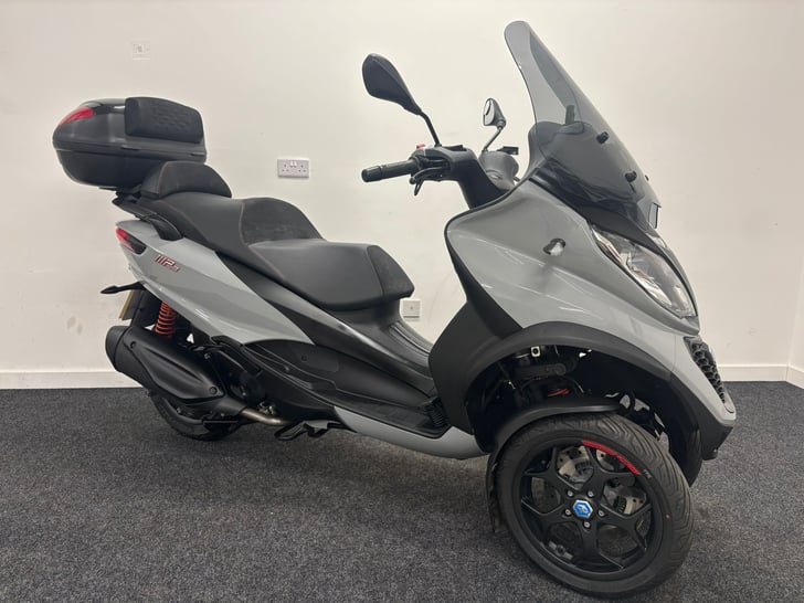 Piaggio MP3 350