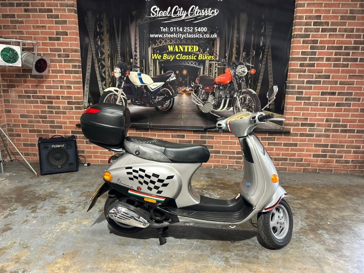 Piaggio VESPA  ET4