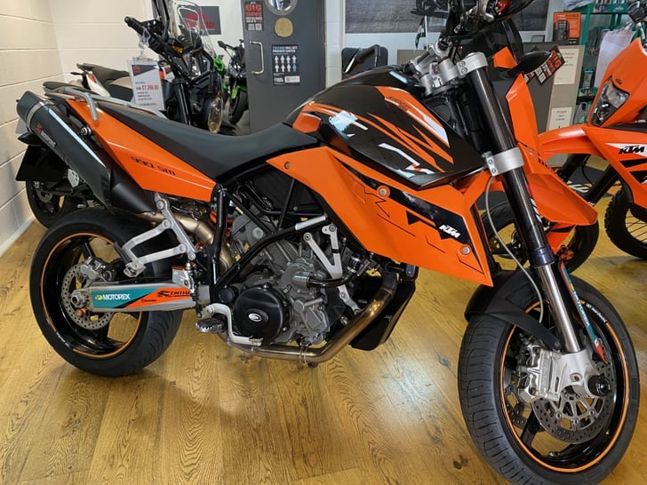 KTM 990 SUPERMOTO