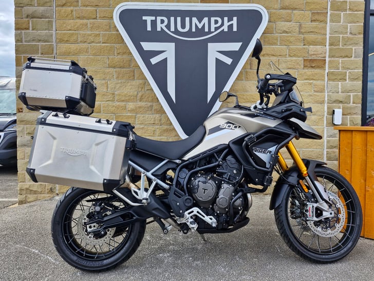 TRIUMPH TIGER 900 RALLY