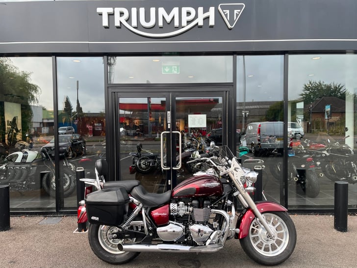 Triumph BONNEVILLE AMERICA