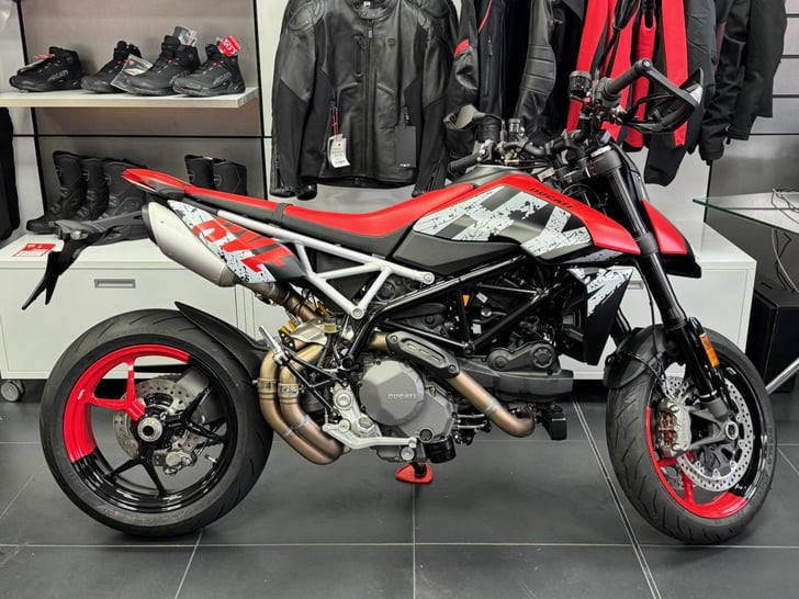 DUCATI HYPERMOTARD 950 RVE