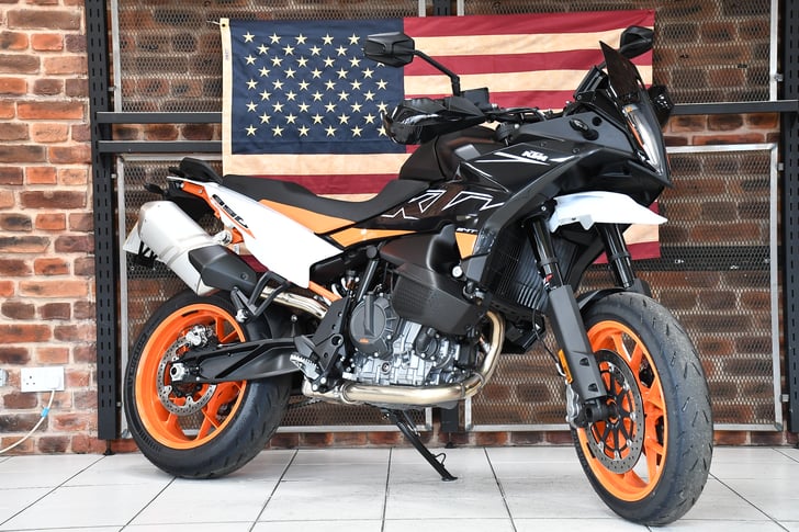KTM 890 SMT
