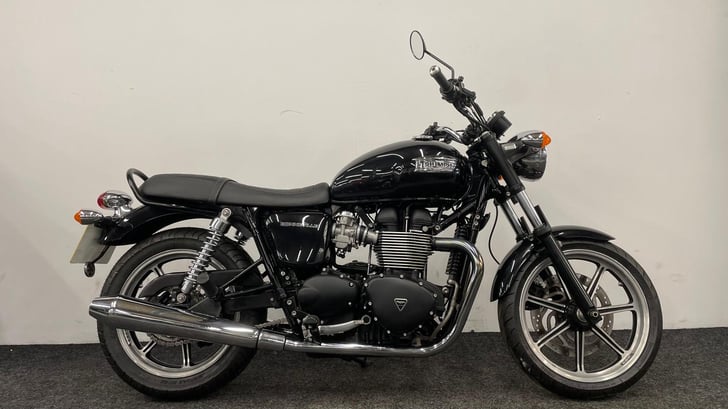 TRIUMPH BONNEVILLE