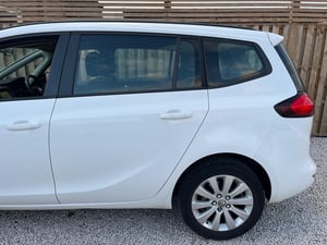 Used Vauxhall ZAFIRA TOURER ZAFIRA TOURER 1.6 CDTI ECOFLEX DESIGN EURO 6 (S/S) 5DR for sale in Chesterfield | Image 3