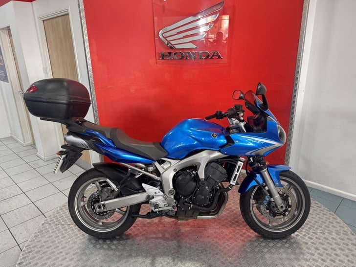Yamaha FZS600 FAZER
