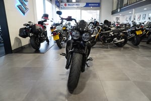 Triumph ROCKET 3 STORM GT