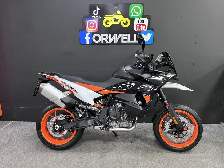KTM 890 SMT 2024 