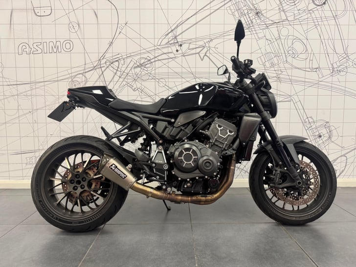 Honda CB1000R BLACK EDITION