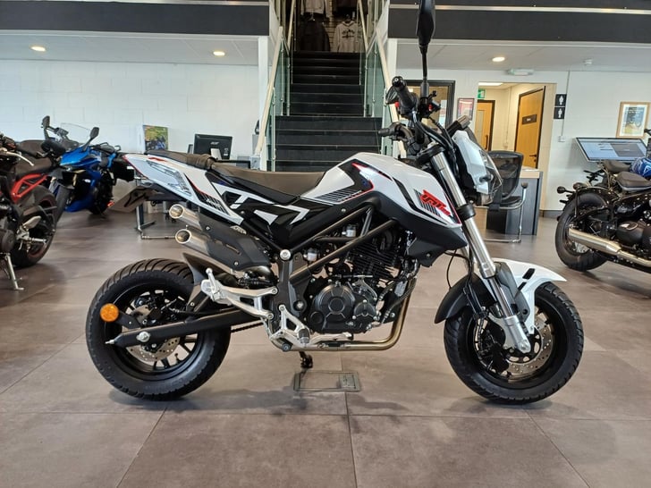 Benelli TORNADO NAKED TT125