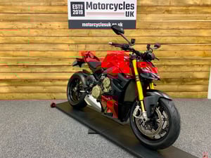 Used Ducati STREETFIGHTER V4 S STREETFIGHTER V4 S for sale in Swindon | Image 2