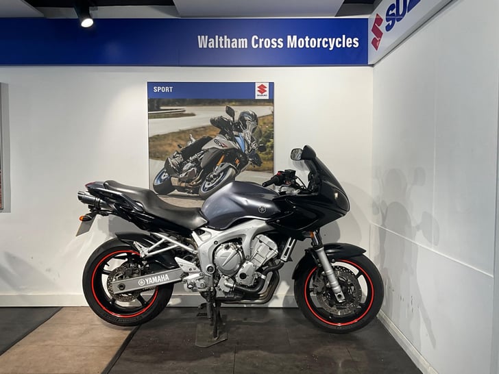 Yamaha FZ6 FAZER 600