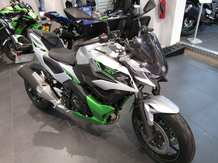 Kawasaki Z7 HYBRID 451 SUPERNAKED