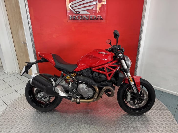 Ducati MONSTER 821
