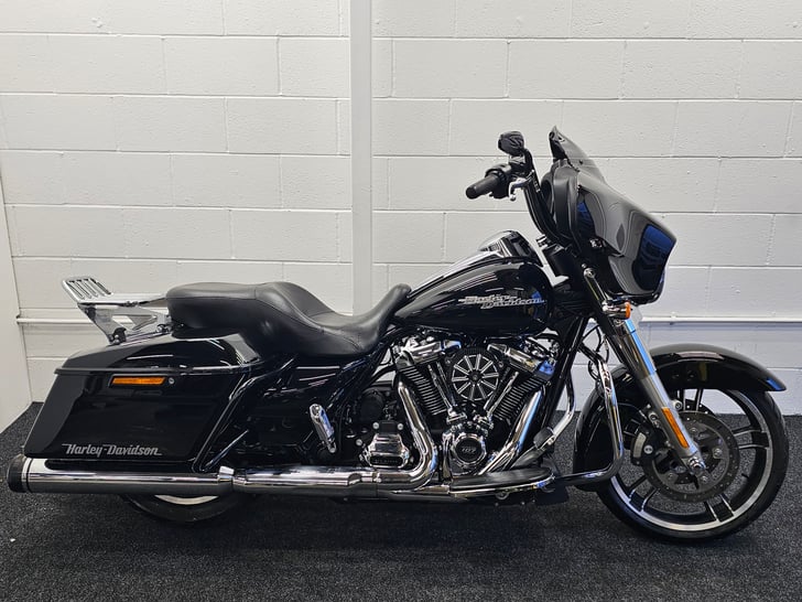 Harley-Davidson TOURING FLHX STREET GLIDE