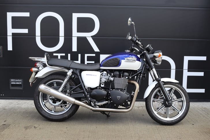 Triumph BONNEVILLE