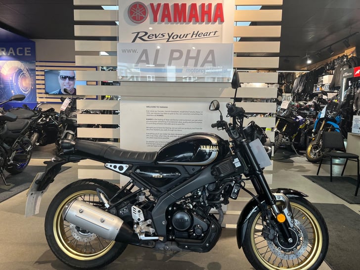 YAMAHA XSR125