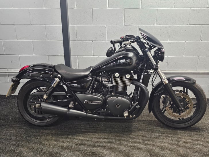 Triumph THUNDERBIRD NIGHTSTORM
