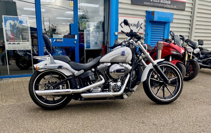 HARLEY-DAVIDSON SOFTAIL FXSB BREAKOUT
