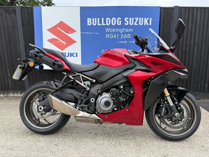 Suzuki GSX-S1000GT+
