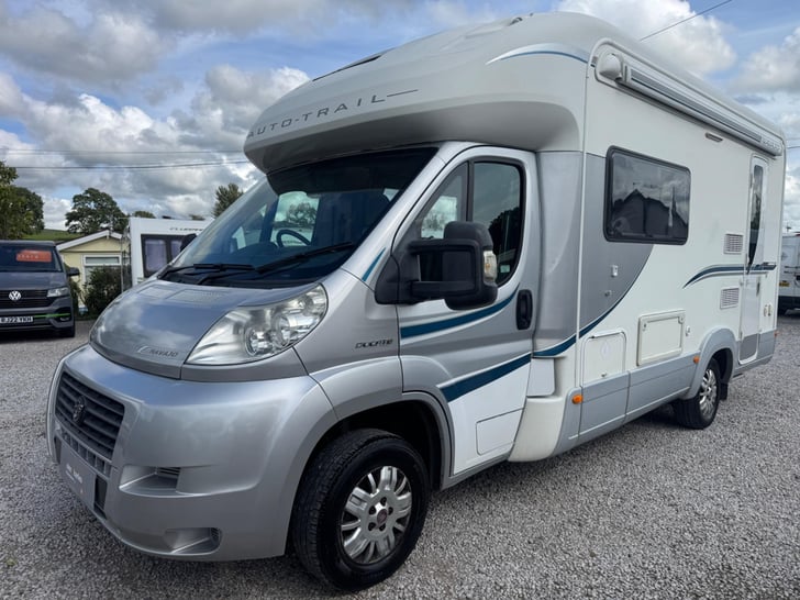 AUTO-TRAIL NAVAJO