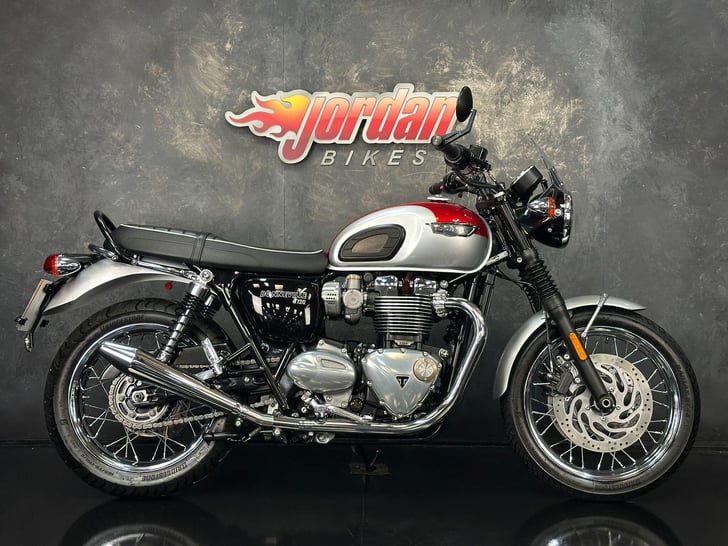 TRIUMPH BONNEVILLE T120 1200
