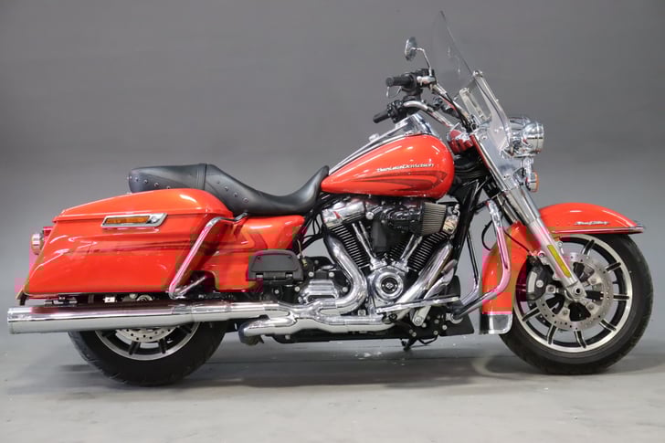 Harley-Davidson TOURING FLHR ROAD KING