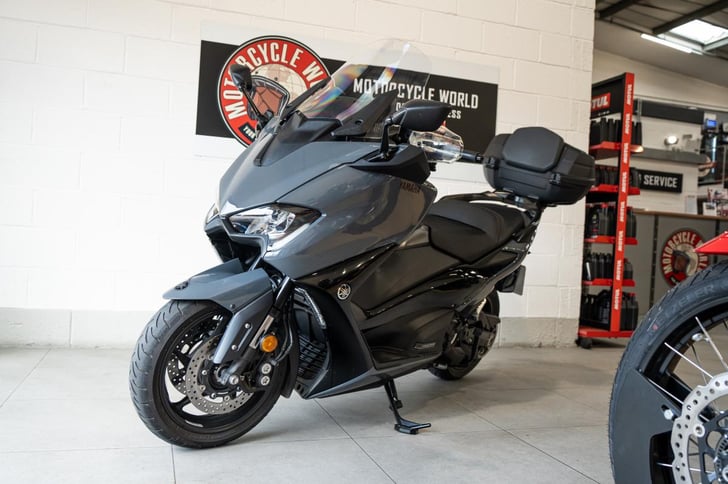 YAMAHA TMAX TECH MAX (XP560D) 