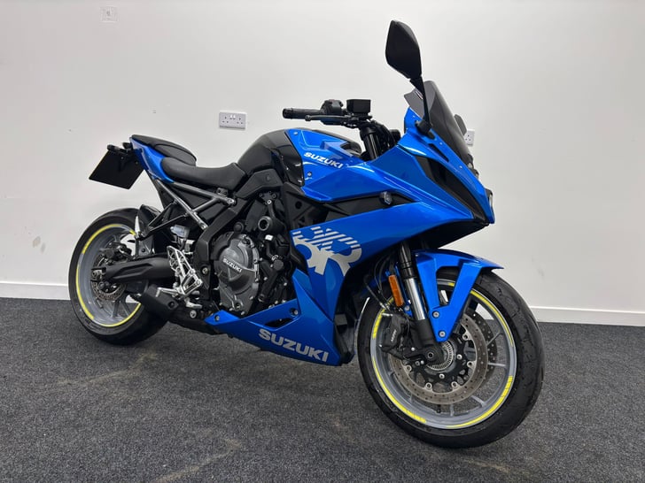 Suzuki GSX-8R