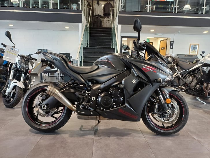 Suzuki GSX-S1000FZ