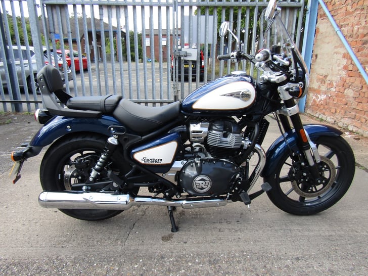 Royal Enfield SUPER METEOR 650 CELESTIAL