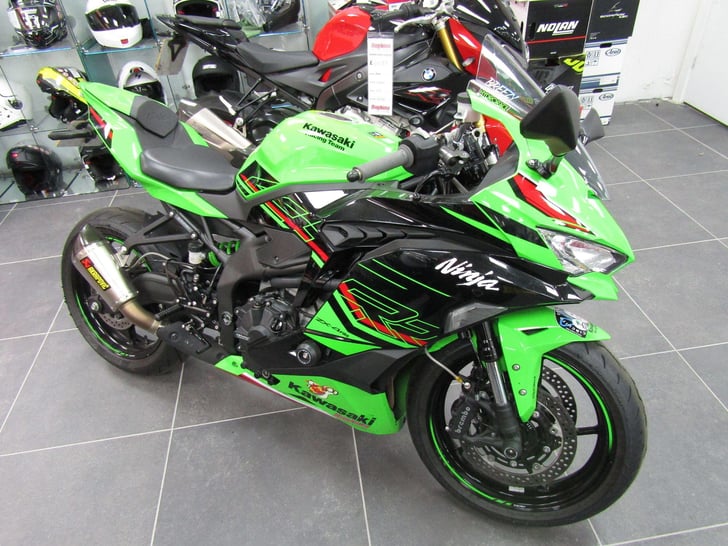 Kawasaki NINJA ZX-4RR 400