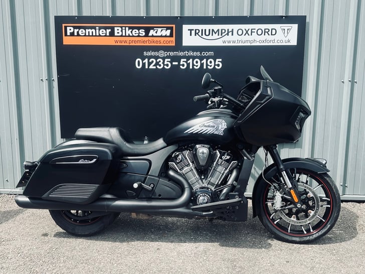 Indian Motorcycle CHALLENGER DARK HORSE