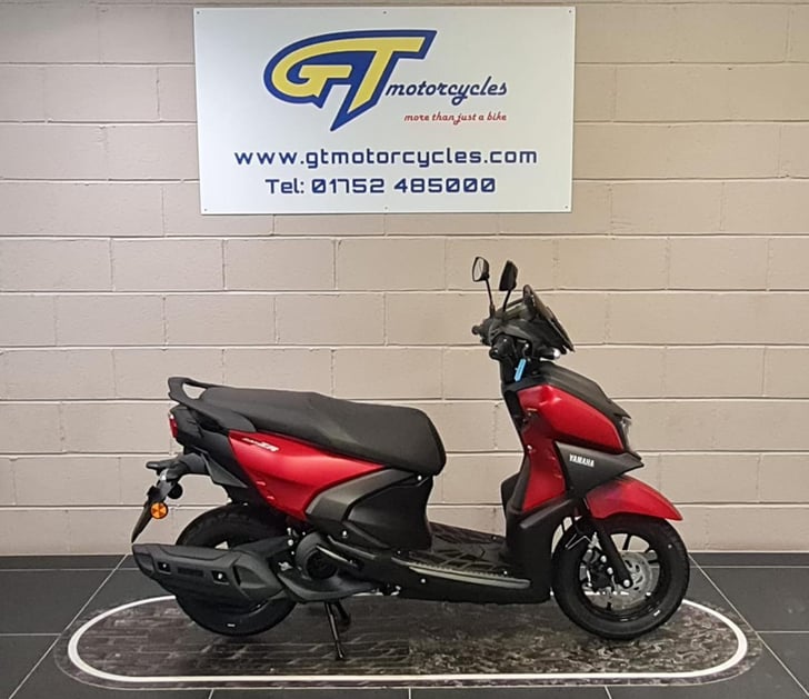 YAMAHA RAYZR 125 