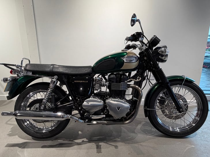 Triumph BONNEVILLE T100