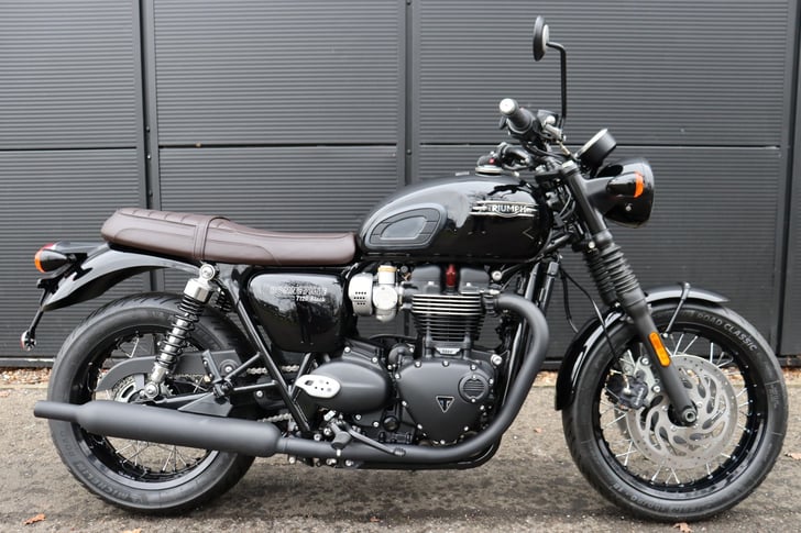 Triumph BONNEVILLE T120 BLACK