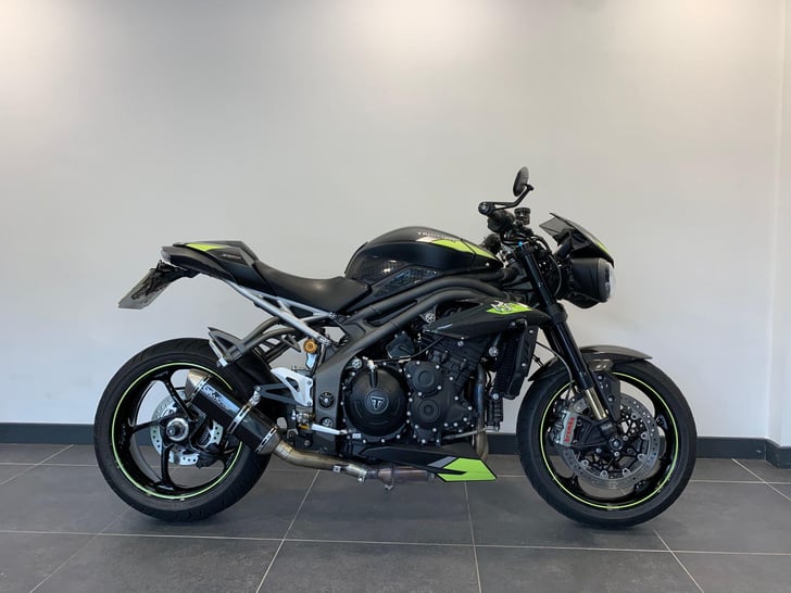 TRIUMPH SPEED TRIPLE 1050 RS