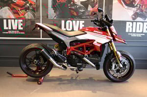 Watch video of Ducati HYPERMOTARD 939 SP HYPERMOTARD 939 SP in Watford