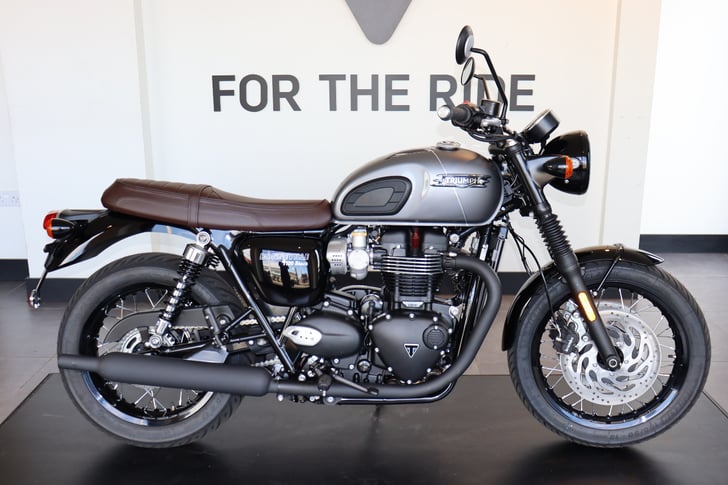 TRIUMPH BONNEVILLE T120 BLACK