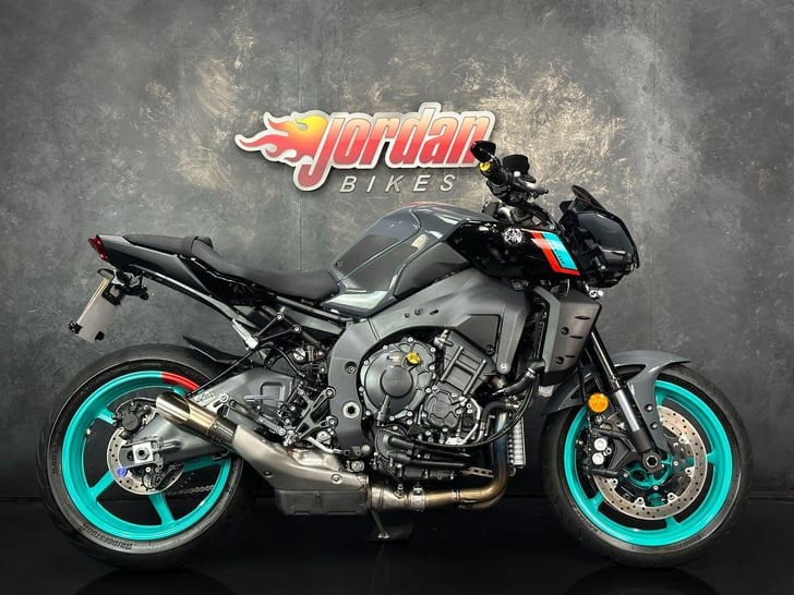Yamaha MT-10 1000 HYPER-NAKED