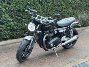 Used Triumph SPEED TWIN 1200 SPEED TWIN 1200 for sale in Stoke On Trent | Image 2