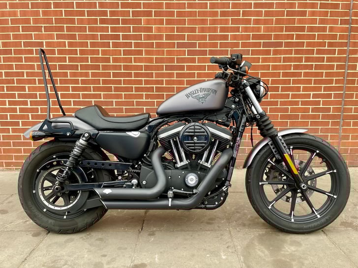 Harley-Davidson SPORTSTER XL883N IRON