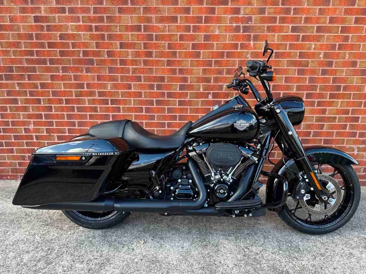 Harley-Davidson ROAD KING SPECIAL 1868 24 