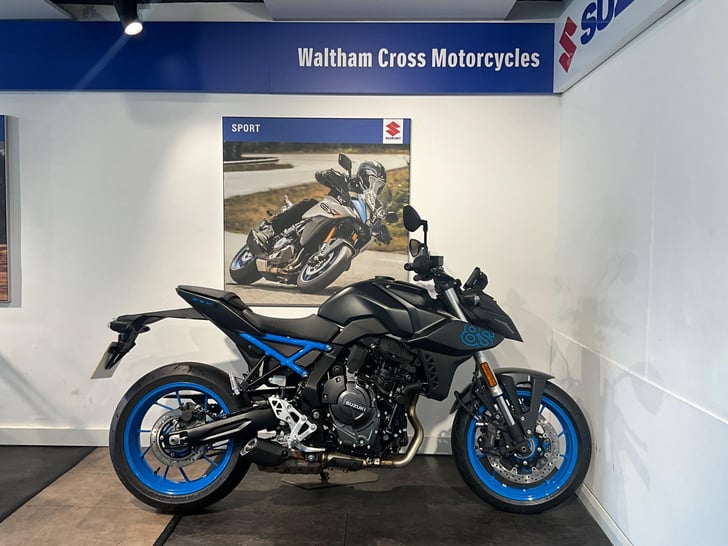 Suzuki GSX-8S 800