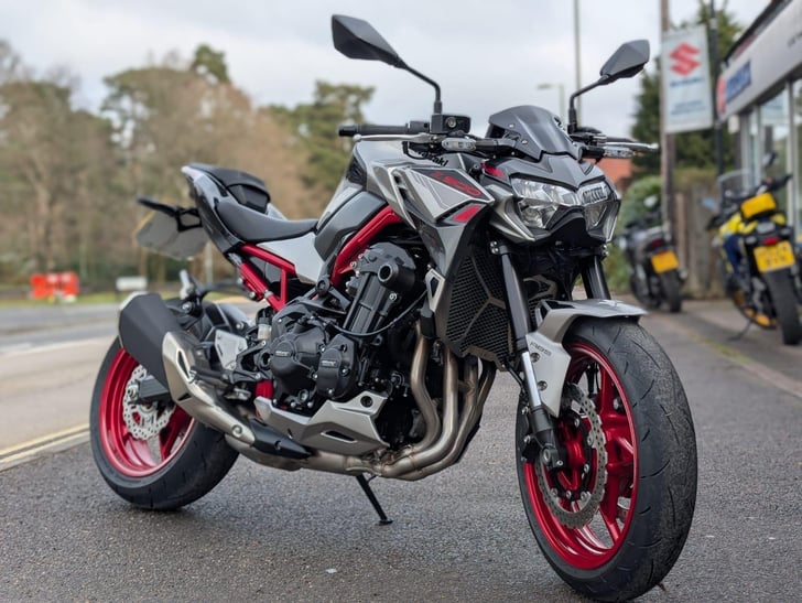 Kawasaki Z900 SUPERNAKED