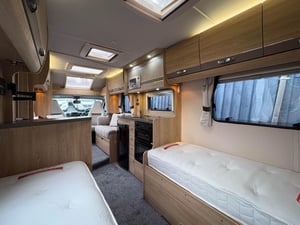 Used Elddis AUTOQUEST 185 AUTOQUEST 185 for sale in Wythall | Image 2